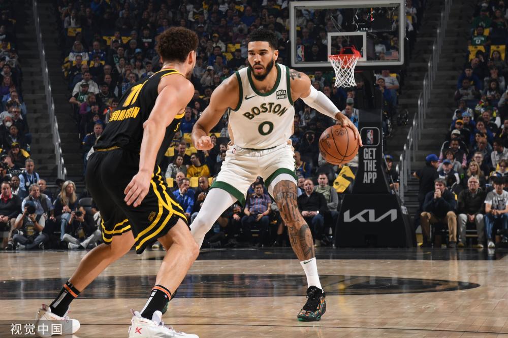 以强硬的防 以强硬的防