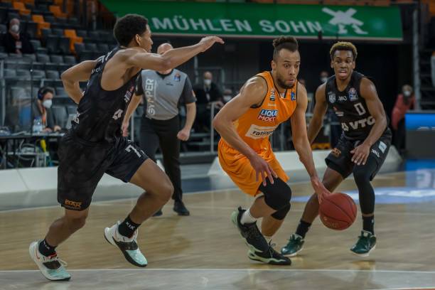 次采访中 次采访中