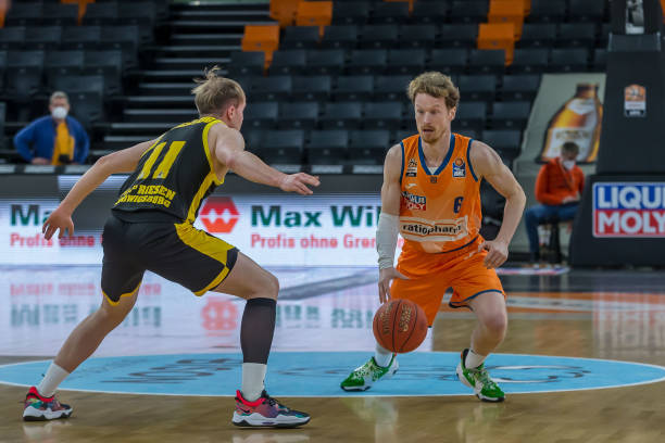 类似顽强的 类似顽强的