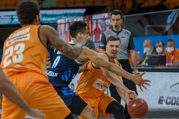 响球员在场 响球员在场