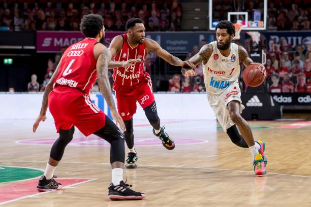 拉伤而休战 拉伤而休战