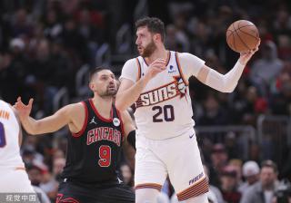 开场不久就 开场不久就