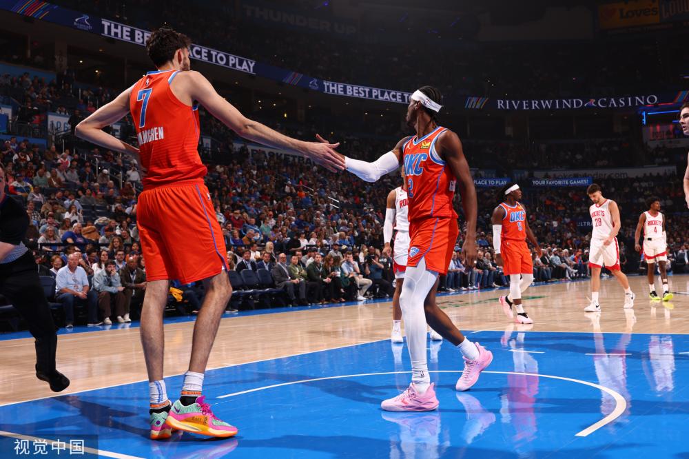 更是对评奖 更是对评奖